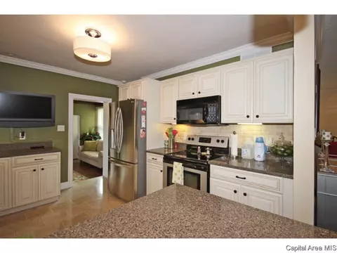 2025 Greenbriar Rd, Springfield, IL 62704 photo 9