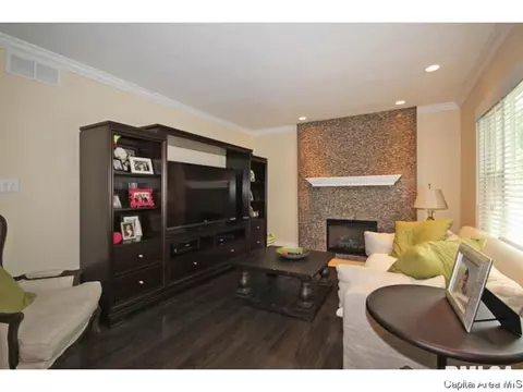 2025 Greenbriar Rd, Springfield, IL 62704 photo 8