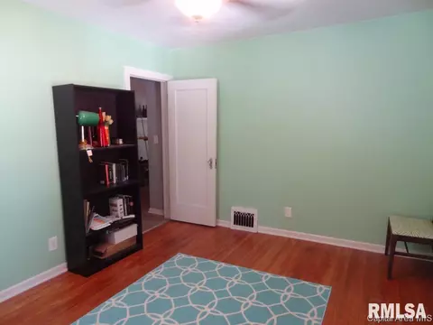 1136 N 2nd, Springfield, IL 62702 photo 13