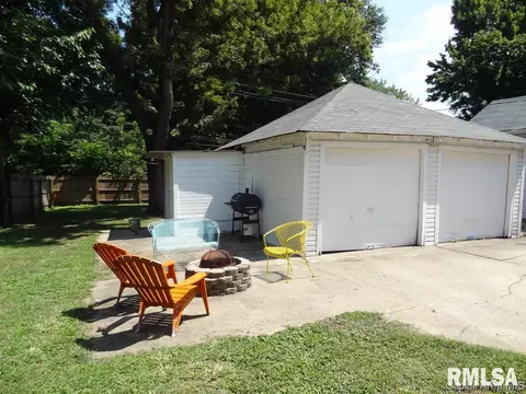 1136 N 2nd, Springfield, IL 62702 photo 4