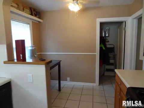 1136 N 2nd, Springfield, IL 62702 photo 6