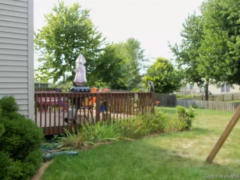 3905 Huxley Dr, Springfield, IL 62711 photo 2