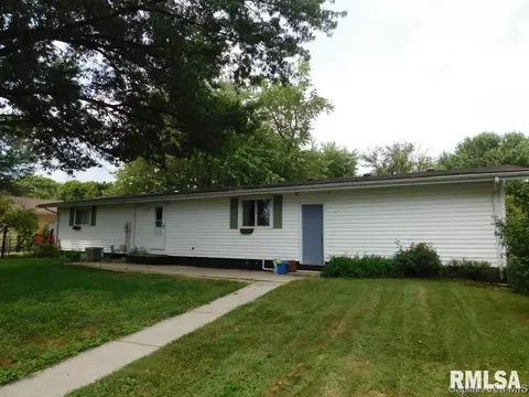 710 E Locust St, Chatham, IL 62629 photo 16