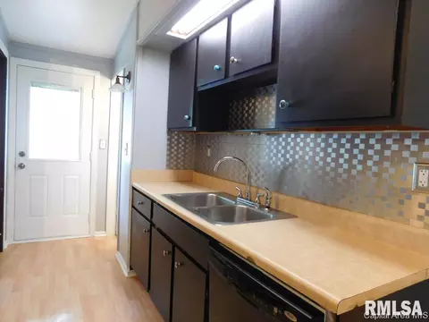 710 E Locust St, Chatham, IL 62629 photo 7