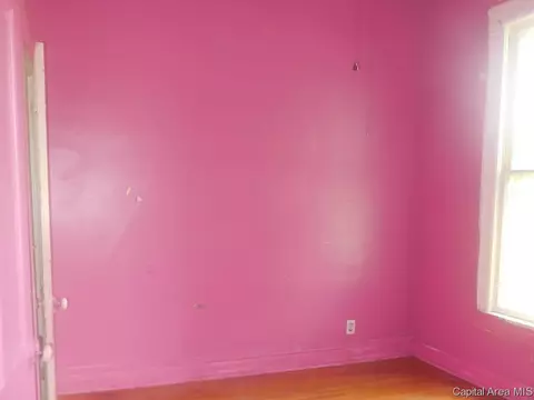 920 S State St, Beardstown, IL 62618 photo 6