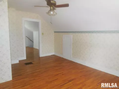 920 S State St, Beardstown, IL 62618 photo 9