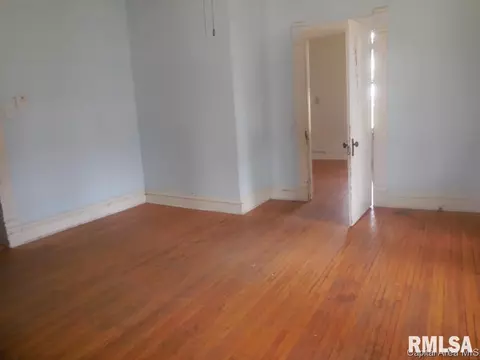 920 S State St, Beardstown, IL 62618 photo 10