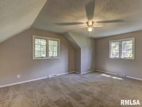 1 Downing Ln, Springfield, IL 62712 photo 8