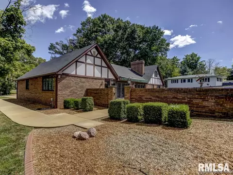 1 Downing Ln, Springfield, IL 62712 photo 4