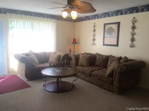 2525 Burton Dr, Springfield, IL 62703 photo 2