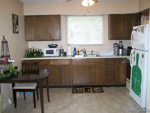 2525 Burton Dr, Springfield, IL 62703 photo 4