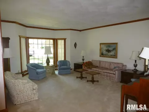 2112 Timbercrest Dr, Springfield, IL 62702 photo 5