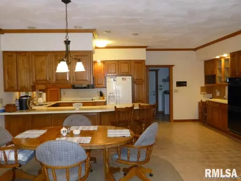 2112 Timbercrest Dr, Springfield, IL 62702 photo 11