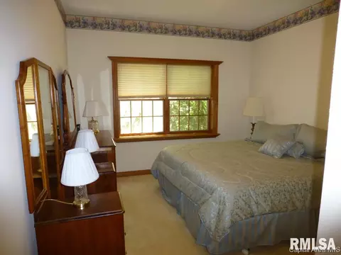 2112 Timbercrest Dr, Springfield, IL 62702 photo 15