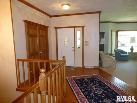 2112 Timbercrest Dr, Springfield, IL 62702 photo 4