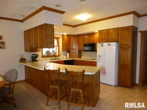2112 Timbercrest Dr, Springfield, IL 62702 photo 9