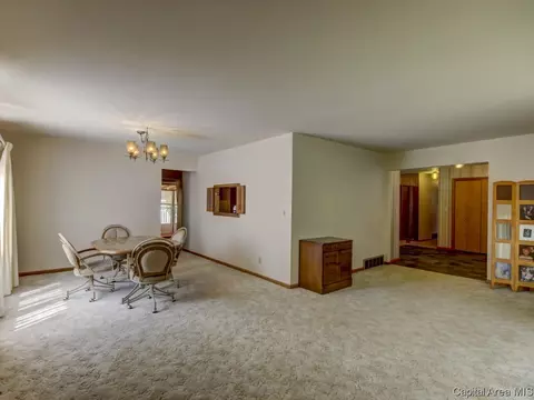 2317 Sylvan Rd, Springfield, IL 62704 photo 5