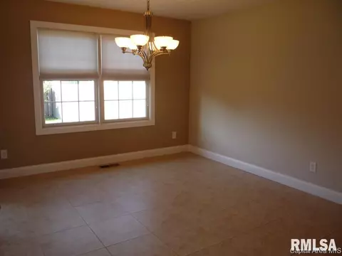 3204 Mackinaw Ln, Springfield, IL 62711 photo 6