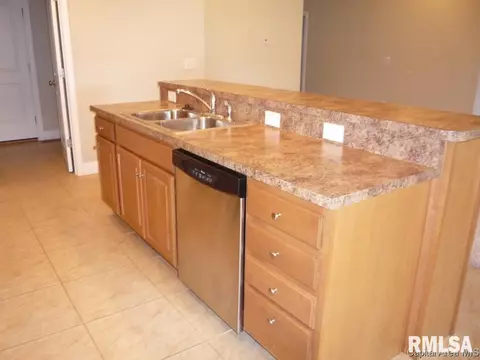 3204 Mackinaw Ln, Springfield, IL 62711 photo 4