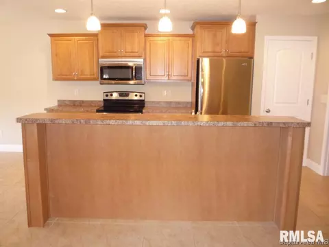 3204 Mackinaw Ln, Springfield, IL 62711 photo 3