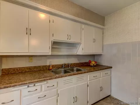 2540 S 7th St, Springfield, IL 62703 photo 11