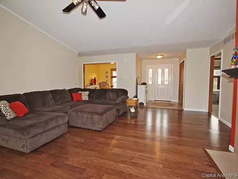 1117 Bridle Path Ln, Springfield, IL 62712 photo 4