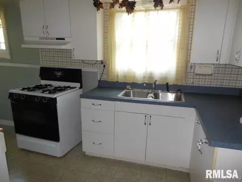 2009 S 4th, Springfield, IL 62703 photo 5