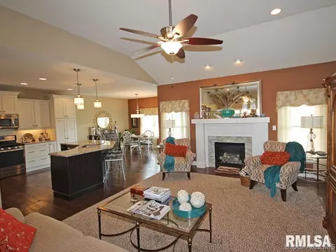 1908 W Road Dr, Springfield, IL 62711 photo 7