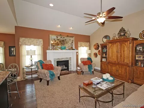 1908 W Road Dr, Springfield, IL 62711 photo 5
