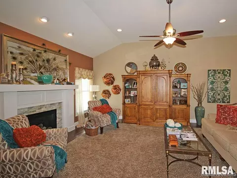 1908 W Road Dr, Springfield, IL 62711 photo 6