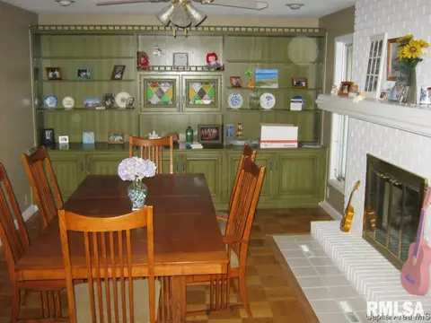 17 Stelte Ln, Springfield, IL 62702 photo 3