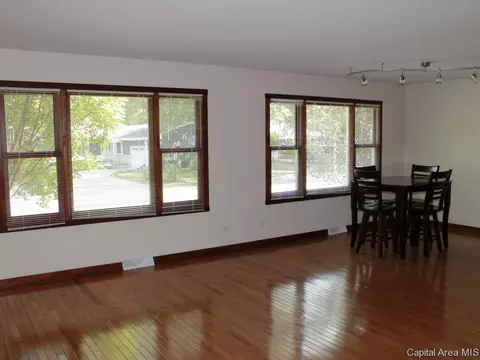 915 Wythe Rd, Springfield, IL 62702 photo 4