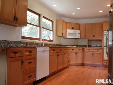 915 Wythe Rd, Springfield, IL 62702 photo 10