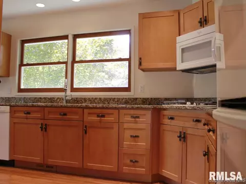 915 Wythe Rd, Springfield, IL 62702 photo 8