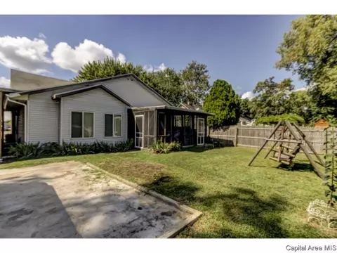 1736 N 14th St, Springfield, IL 62702 photo 9