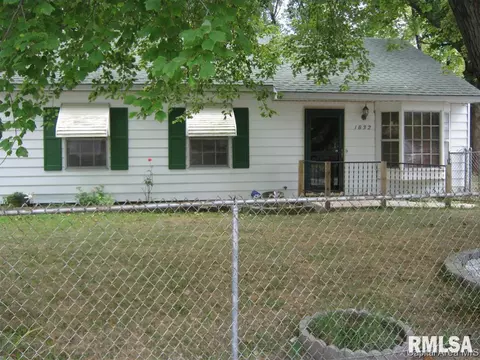 1832 Honeysuckle Ct, Springfield, IL 62703 photo 1