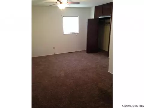 1832 Honeysuckle Ct, Springfield, IL 62703 photo 3