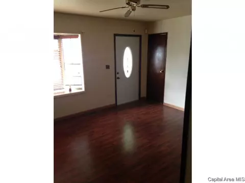 1832 Honeysuckle Ct, Springfield, IL 62703 photo 2