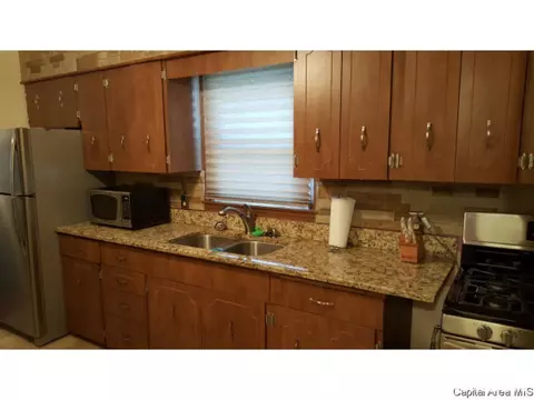 2130 N 6th, Springfield, IL 62702 photo 10