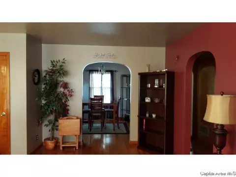 2130 N 6th, Springfield, IL 62702 photo 3