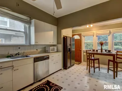 1124 S Walnut St, Springfield, IL 62704 photo 8