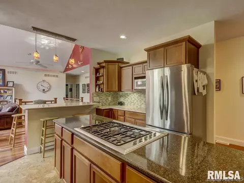 830 Brookview Rd, Dawson, IL 62520 photo 9