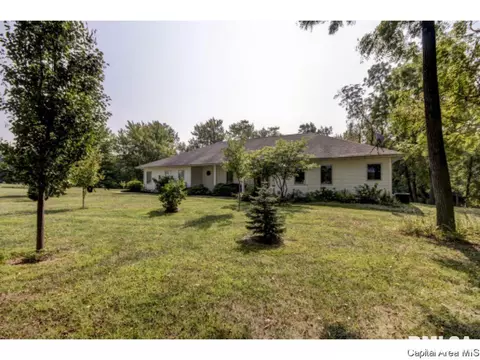 830 Brookview Rd, Dawson, IL 62520 photo 3