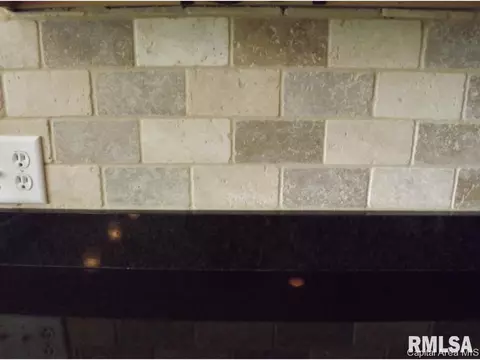 1912 Halifax, Springfield, IL 62703 photo 7
