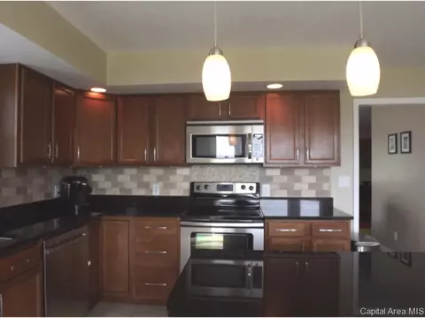 1912 Halifax, Springfield, IL 62703 photo 6