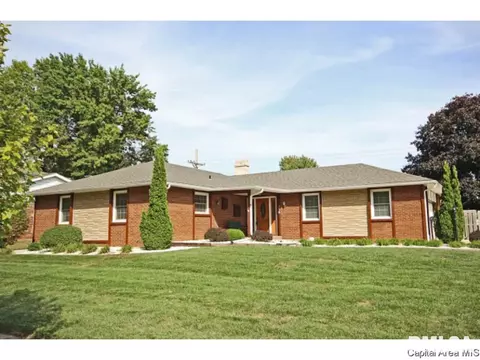 138 Golf Rd, Springfield, IL 62704 photo 1