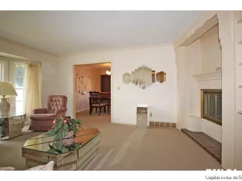 138 Golf Rd, Springfield, IL 62704 photo 2