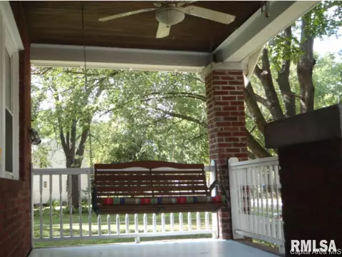 1324 W Governor St, Springfield, IL 62704 photo 3