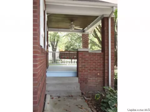 1324 W Governor St, Springfield, IL 62704 photo 2