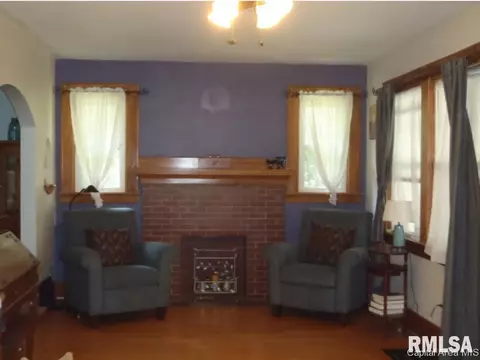 1324 W Governor St, Springfield, IL 62704 photo 6